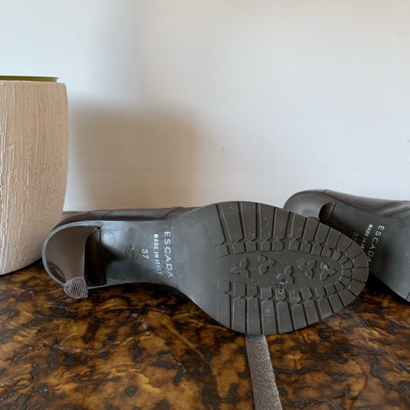 ♥️ESCADA BLACK LEATHER LACE UP ANKLE BOOTS - Picture 4 of 13